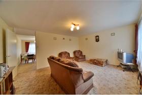 3 bedroom End of Ter...